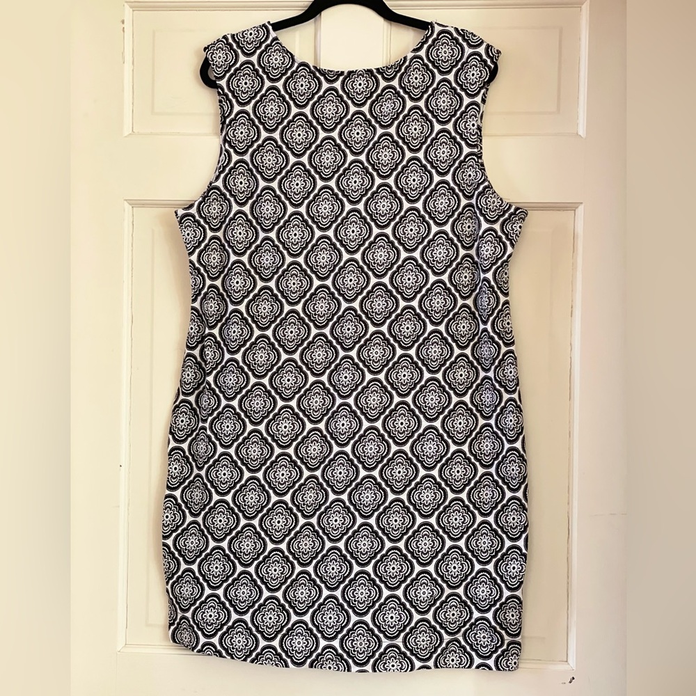 NWT Boden sleeveless jersey shift dress, Black, Botanic blush